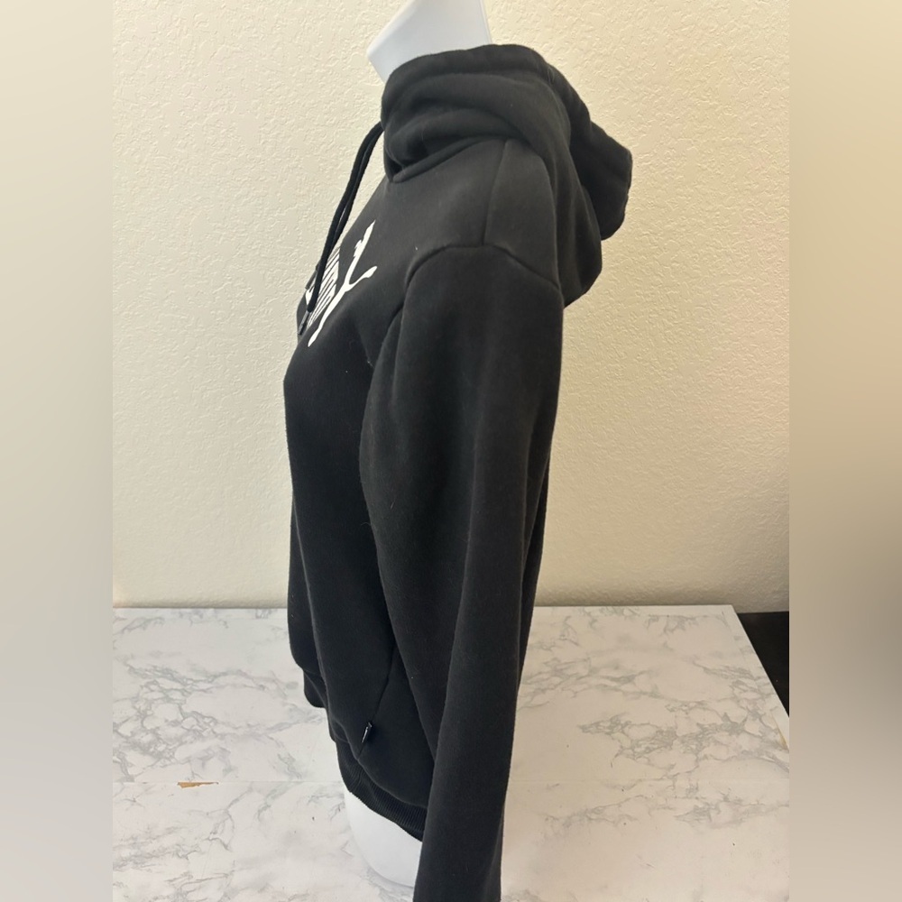 Puma Sweatshirt Hoodie Woman’s Size M Black Graphic Shirt Cold Gear Soccer - Picture 2 of 4